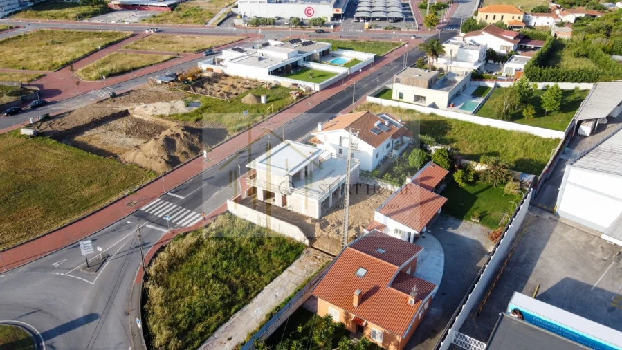 Moradia T3 para Venda em Brogueira, Parceiros de Igreja e Alcorochel Foto 34