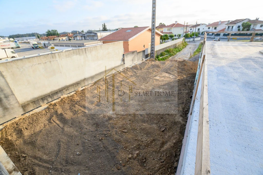Moradia T3 para Venda em Brogueira, Parceiros de Igreja e Alcorochel Foto 40