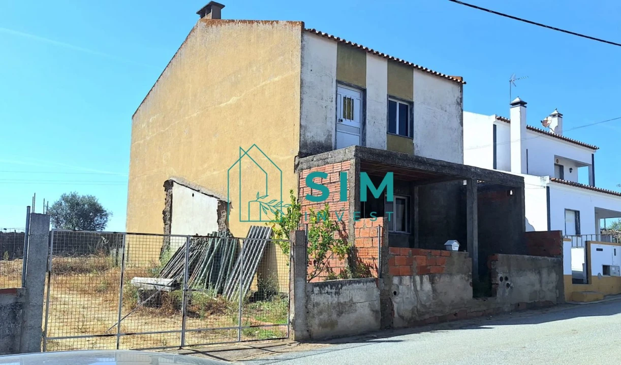 Moradia T5 para Venda em São Manços e São Vicente do Pigeiro Foto 1