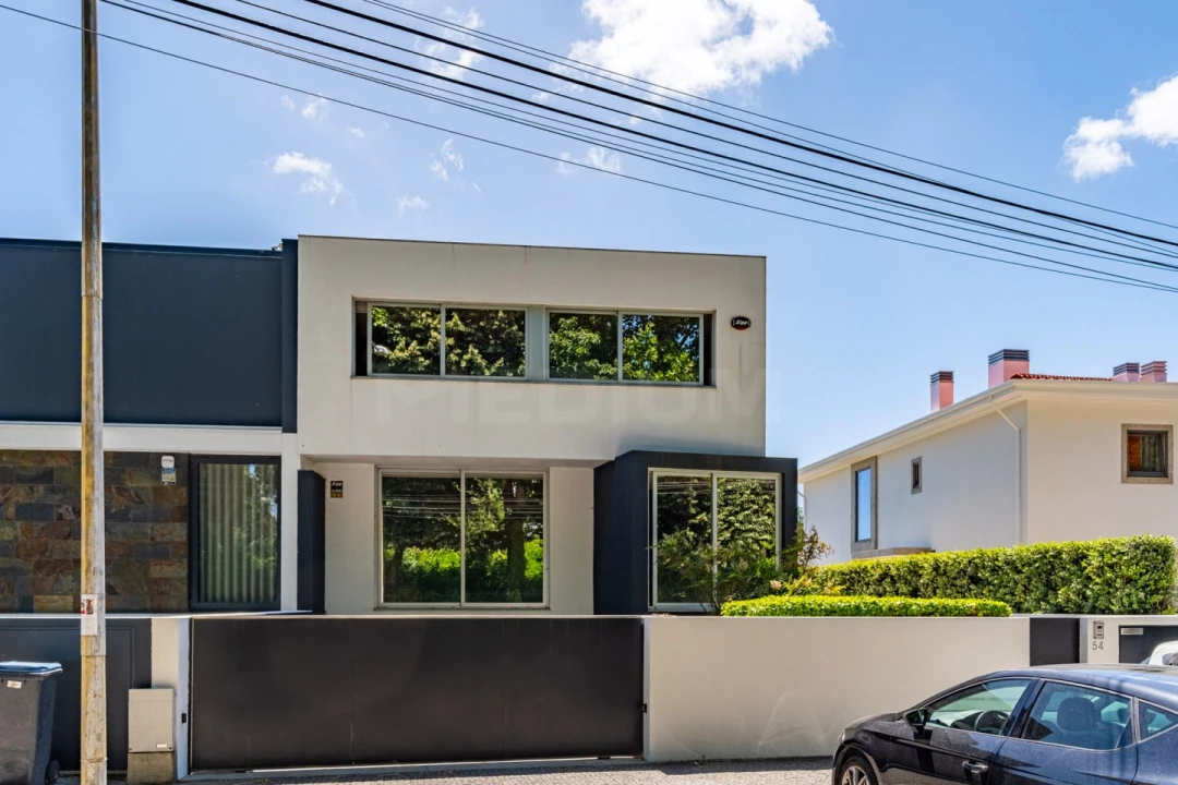 Moradia T3 para Venda em Cidade da Maia Foto 2