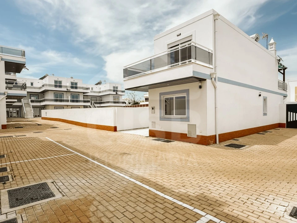 Moradia T4 para Venda em Vila Nova de Cacela Foto 3