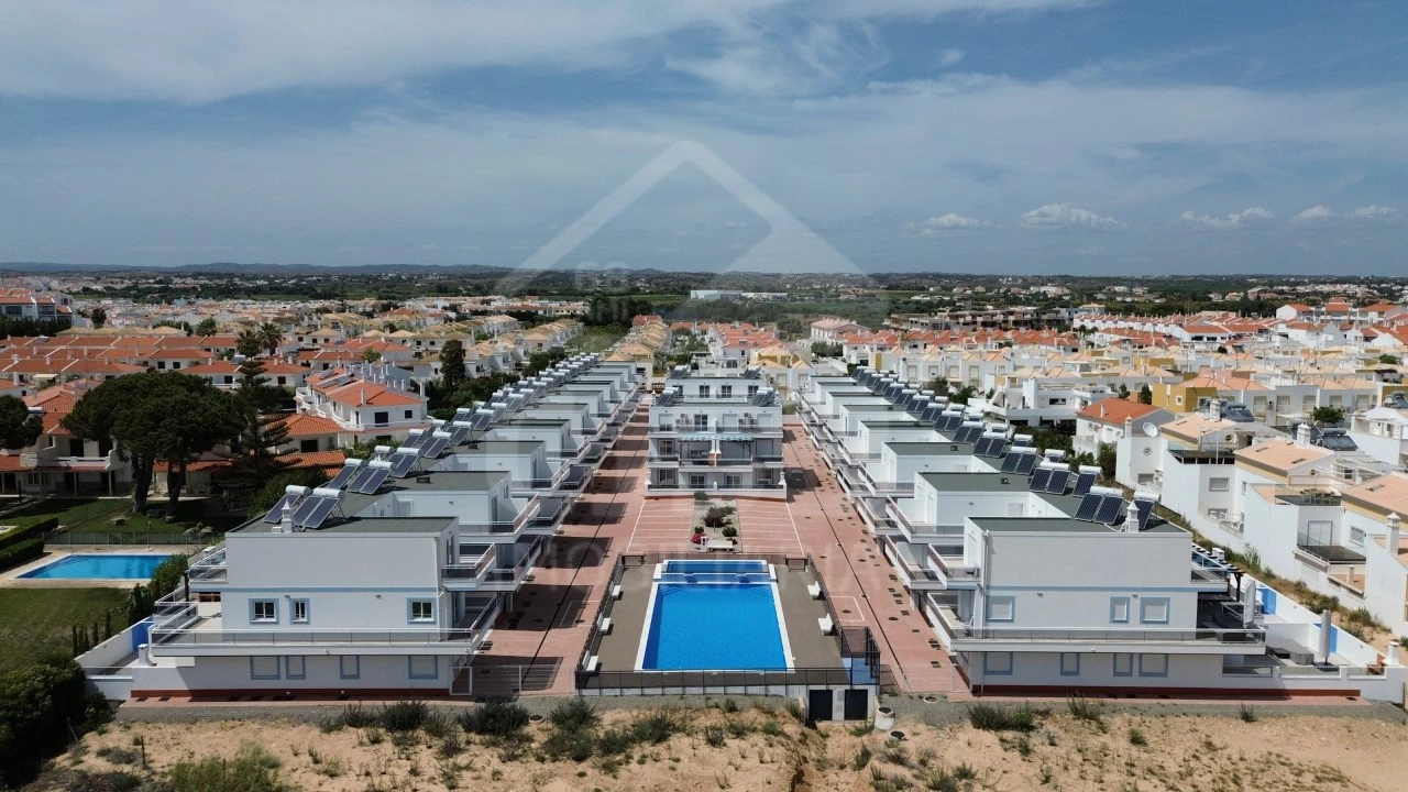 Moradia T4 para Venda em Vila Nova de Cacela Foto 1