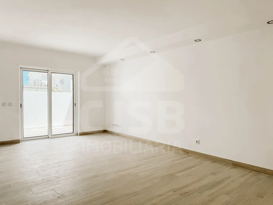 Moradia T2 para Venda em Vila Nova de Cacela Foto 4