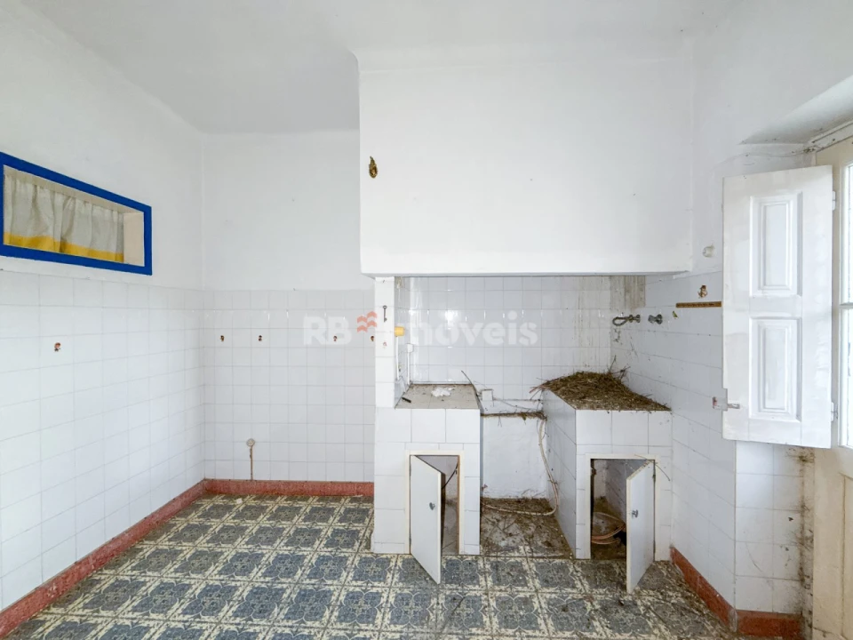 Prédio para Venda em Torres Novas (Santa Maria, Salvador e Santiago) Foto 60