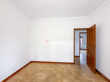 Prédio para Venda em Torres Novas (Santa Maria, Salvador e Santiago)