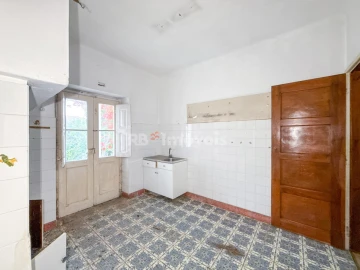 Prédio para Venda em Torres Novas (Santa Maria, Salvador e Santiago)