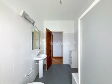 Prédio para Venda em Torres Novas (Santa Maria, Salvador e Santiago)