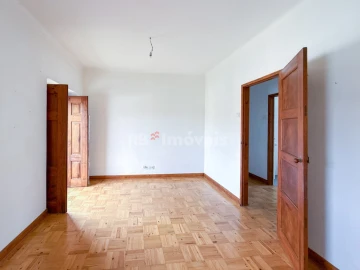 Prédio para Venda em Torres Novas (Santa Maria, Salvador e Santiago)
