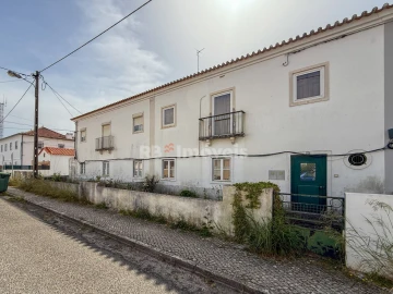 Prédio para Venda em Torres Novas (Santa Maria, Salvador e Santiago)