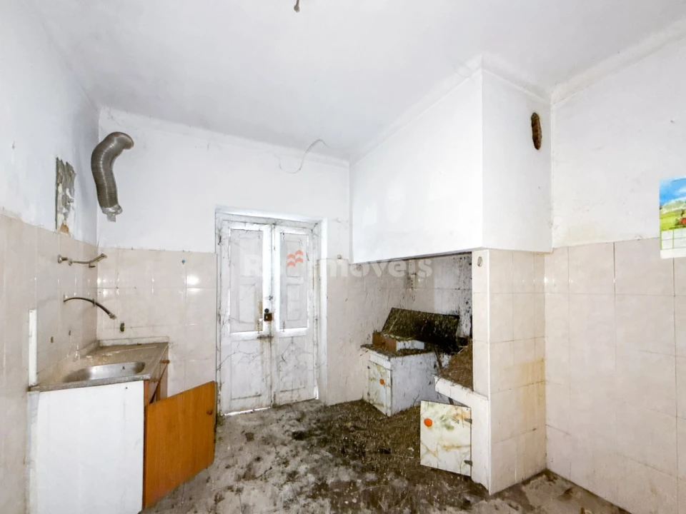 Prédio para Venda em Torres Novas (Santa Maria, Salvador e Santiago) Foto 31