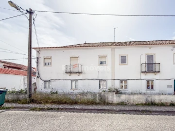 Prédio para Venda em Torres Novas (Santa Maria, Salvador e Santiago)