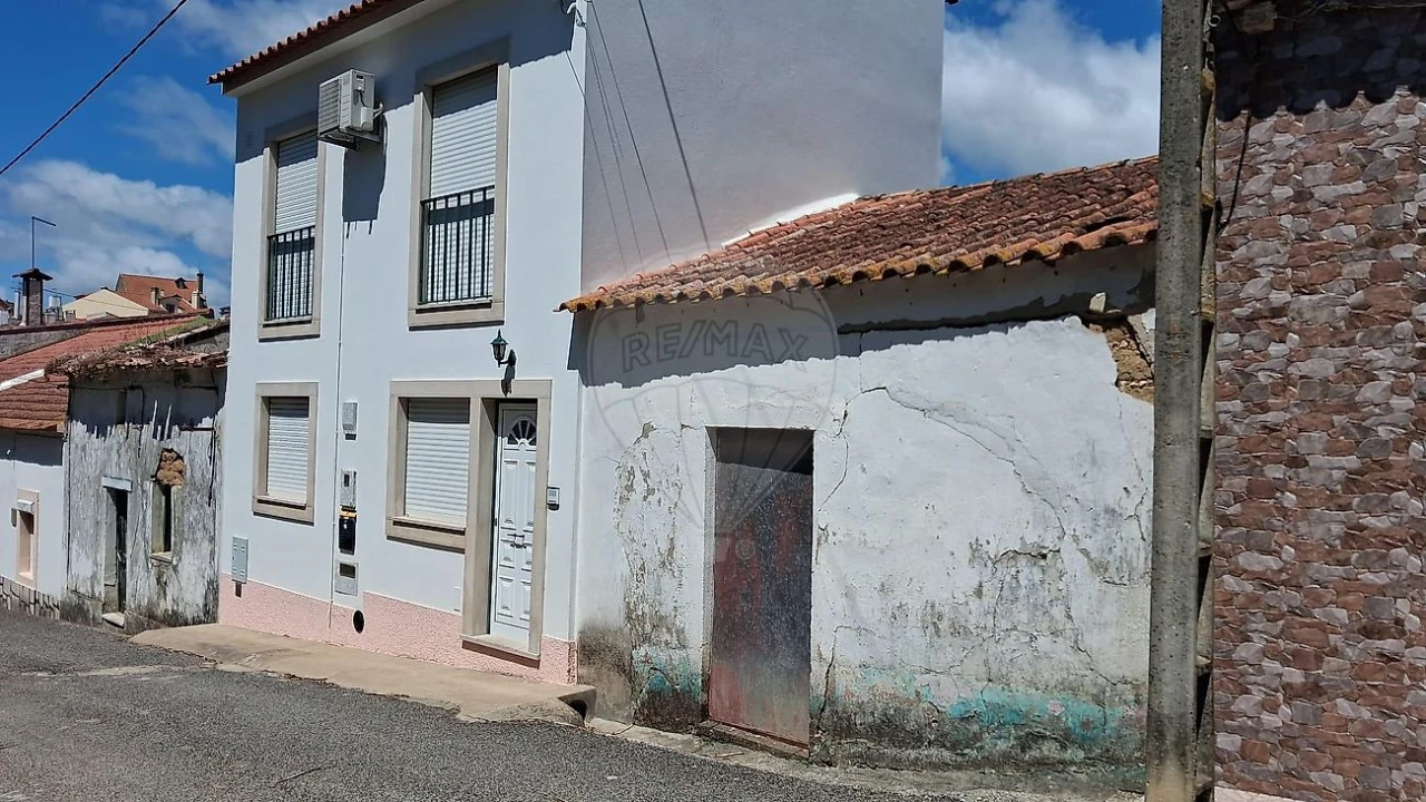 Moradia T3 para Venda em Aveiras de Cima Foto 4