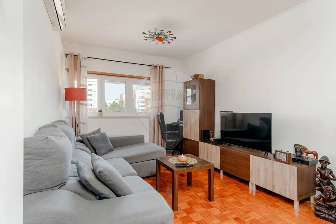 Apartamento T2 para Venda em Caparica e Trafaria Foto 3