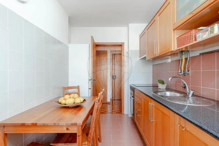 Apartamento T2 para Venda em Caparica e Trafaria Foto 8