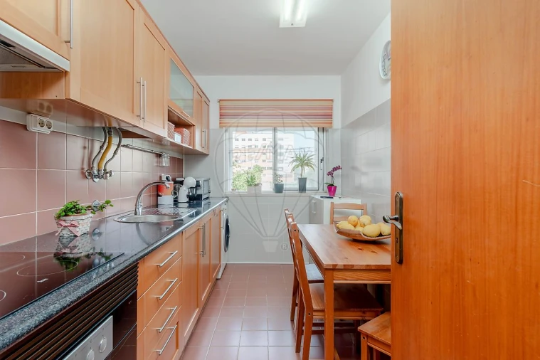 Apartamento T2 para Venda em Caparica e Trafaria Foto 9