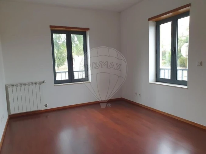 Apartamento T2 para Venda em Oliveira do Douro Foto 3