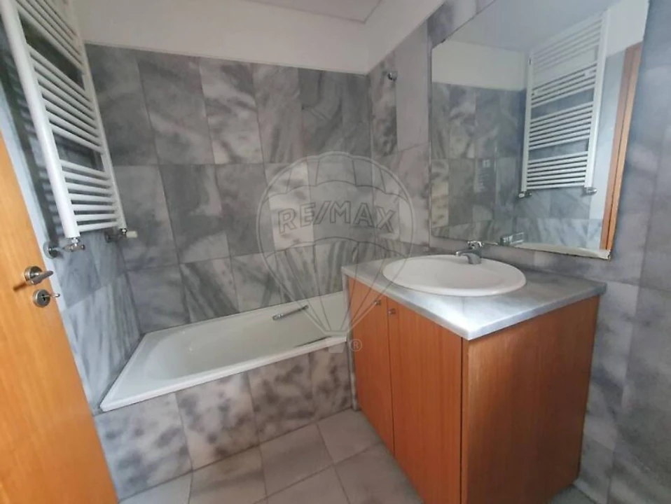 Apartamento T2 para Venda em Oliveira do Douro Foto 12