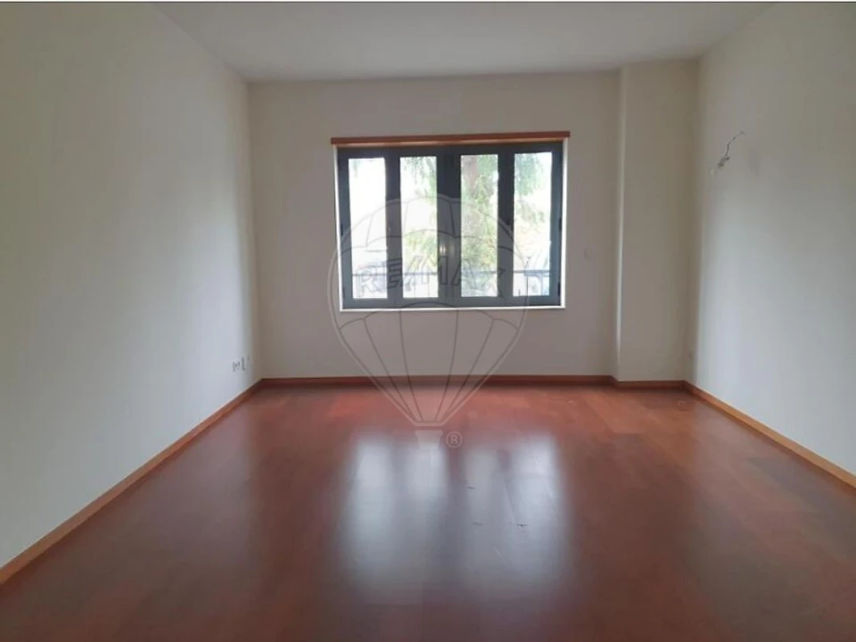 Apartamento T2 para Venda em Oliveira do Douro Foto 1