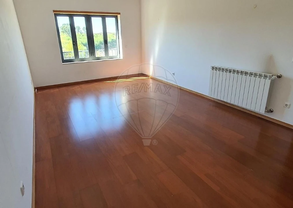 Apartamento T2 para Venda em Oliveira do Douro Foto 3