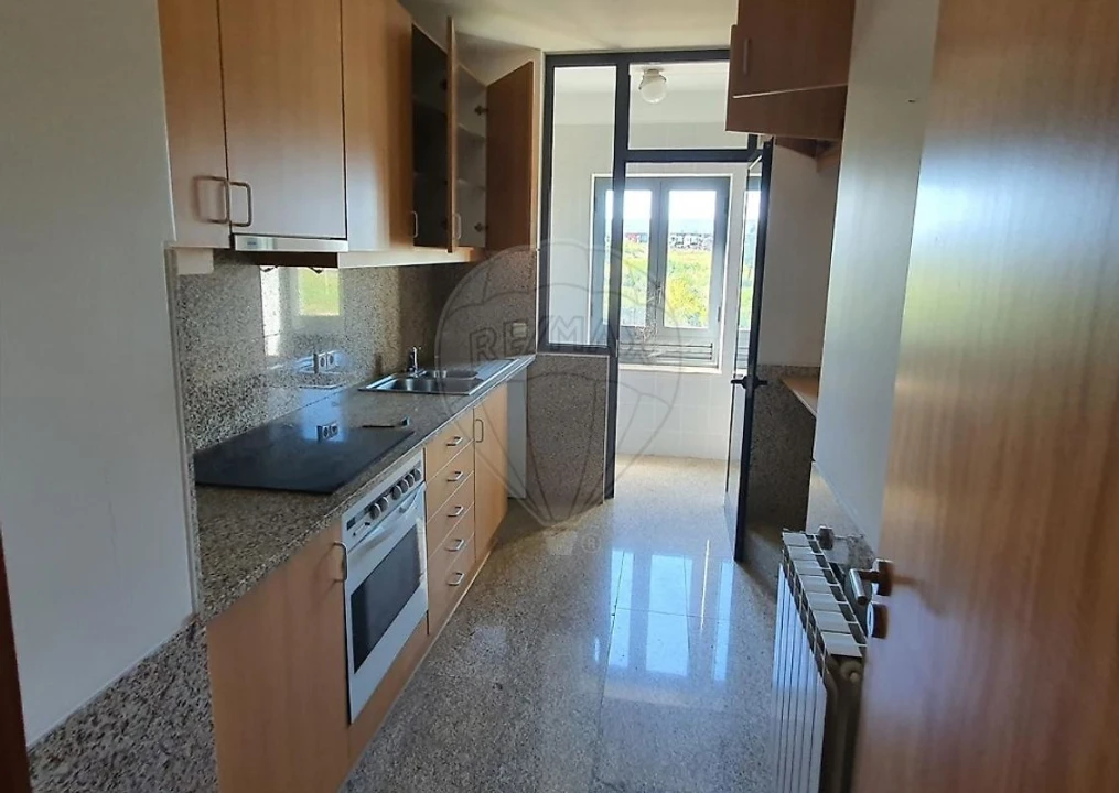 Apartamento T2 para Venda em Oliveira do Douro Foto 1