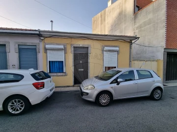 Moradia T2 para Venda em Custóias, Leça do Balio e Guifões