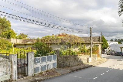 Armazém para Venda em Sanguedo