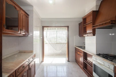 Apartamento T3 para Venda em Carregado e Cadafais
