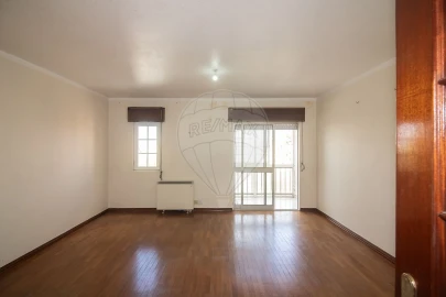 Apartamento T3 para Venda em Carregado e Cadafais