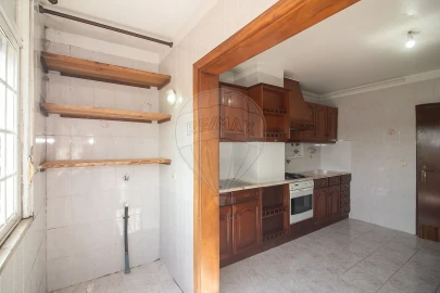 Apartamento T3 para Venda em Carregado e Cadafais
