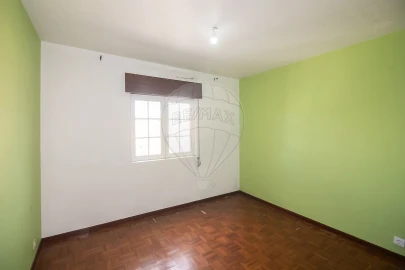 Apartamento T3 para Venda em Carregado e Cadafais