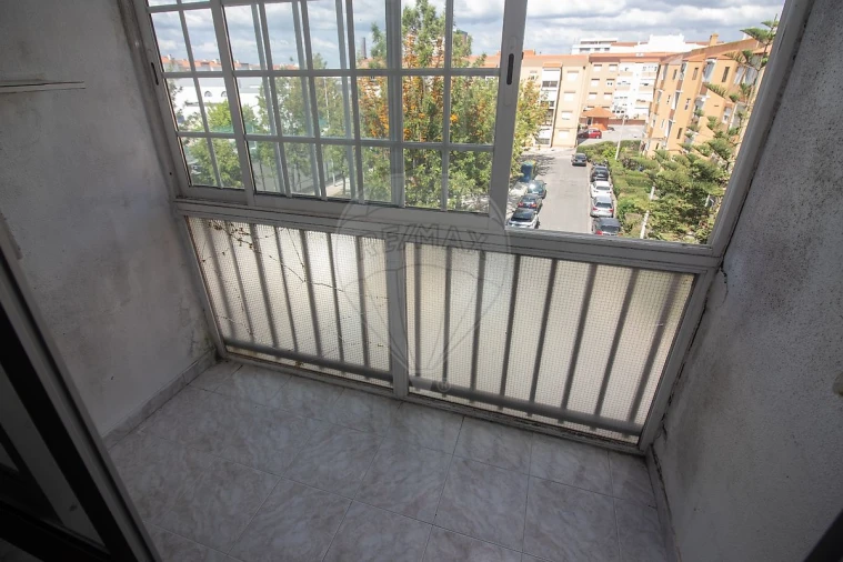 Apartamento T3 para Venda em Carregado e Cadafais Foto 16