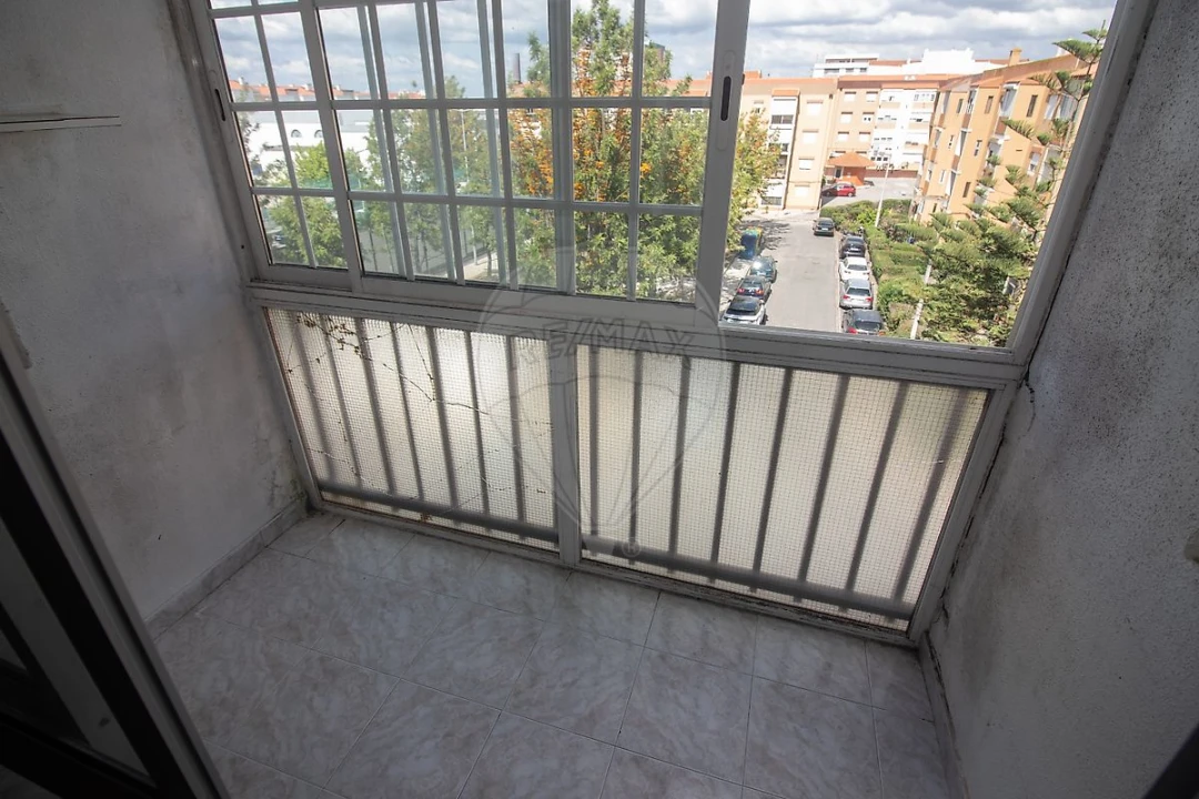 Apartamento T3 para Venda em Carregado e Cadafais Foto 16