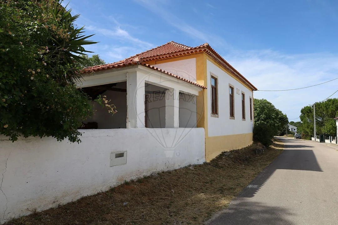 Moradia T1 para Venda em Olaia e Paço Foto 1