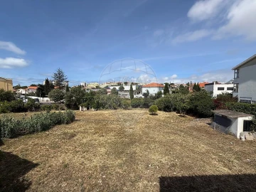Terreno para Arrendamento em São Domingos de Rana