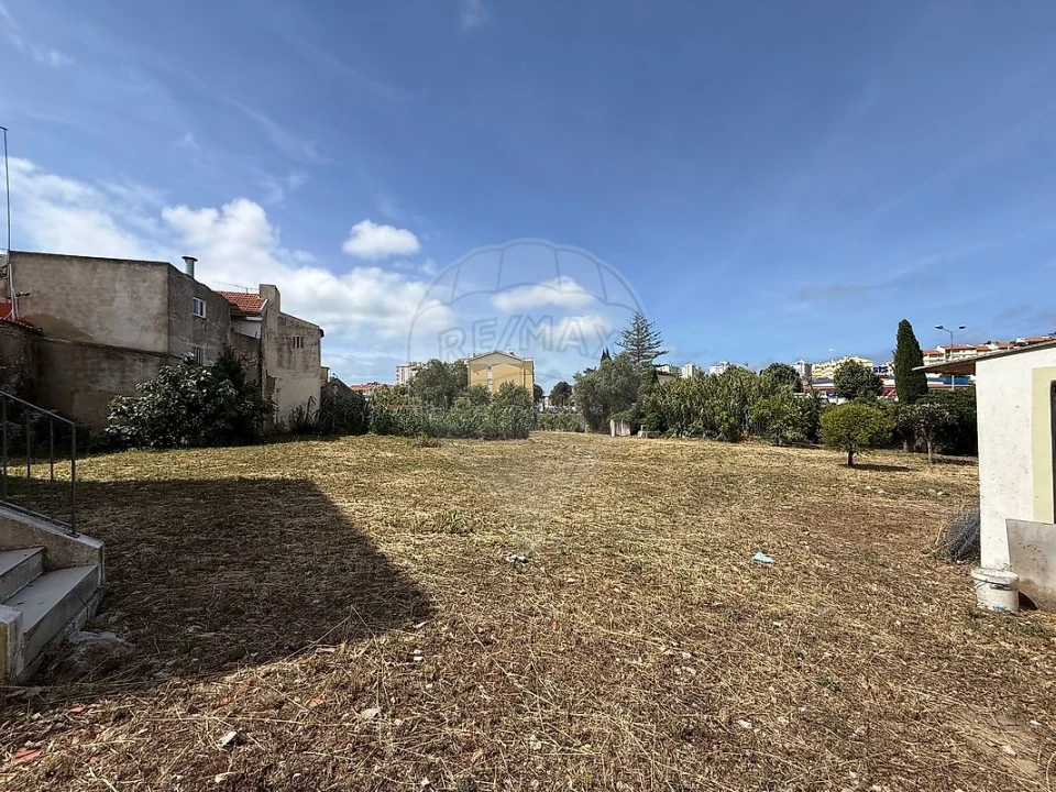 Terreno para Arrendamento em São Domingos de Rana Foto 8