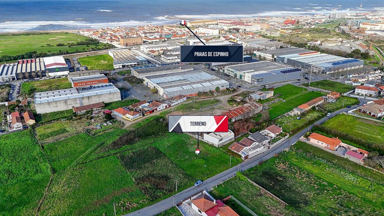 Terreno para Venda em Espinho Foto 7