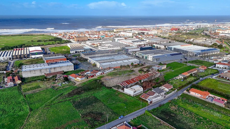 Terreno para Venda em Espinho Foto 10