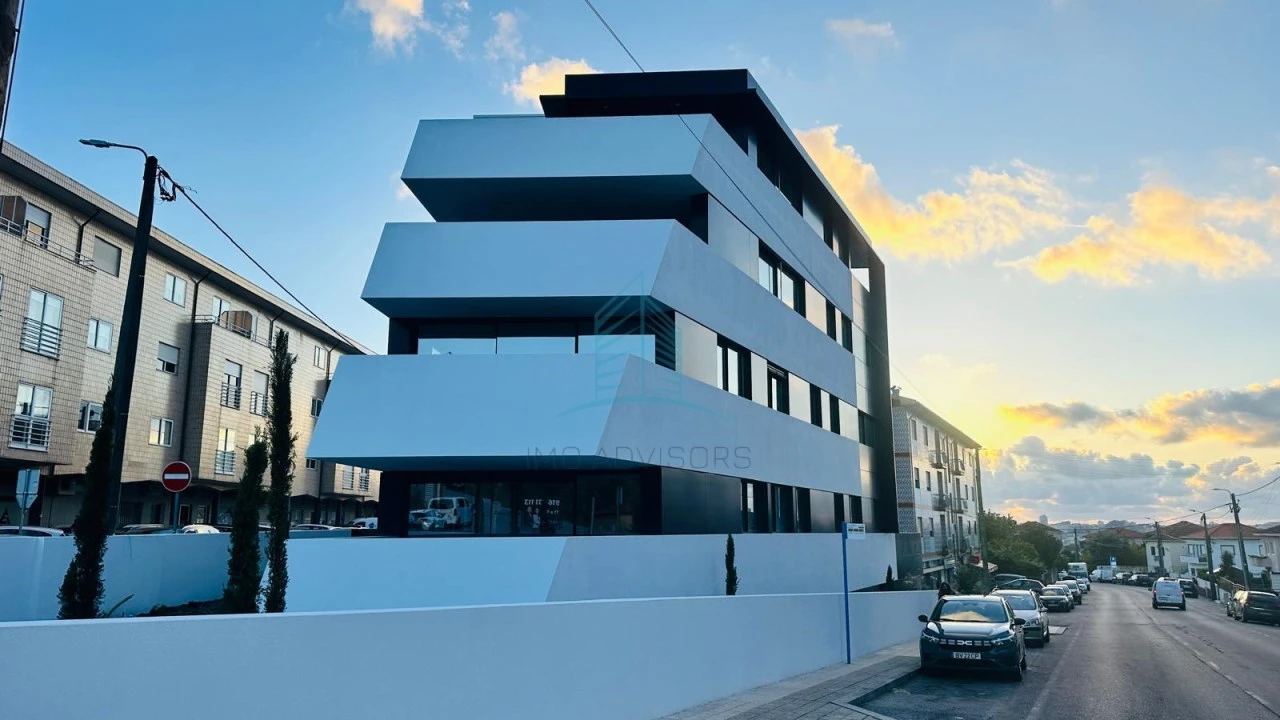 Apartamento T4 para Venda em Gondomar (São Cosme), Valbom e Jovim Foto 1