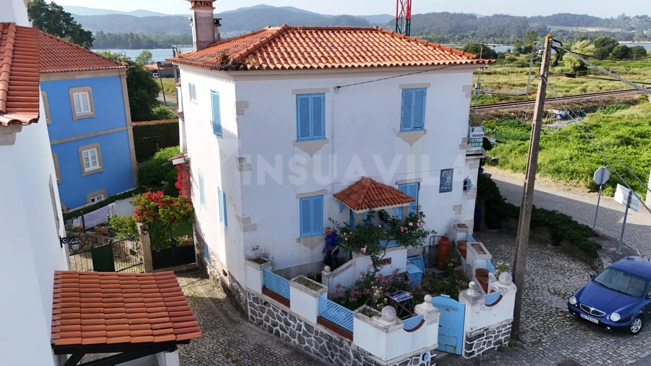 Moradia T3 para Venda em Lanhelas Foto 1