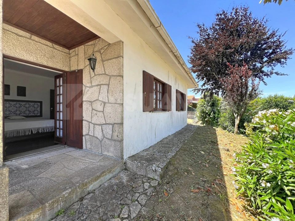 Moradia T3 para Venda em Loivo Foto 27