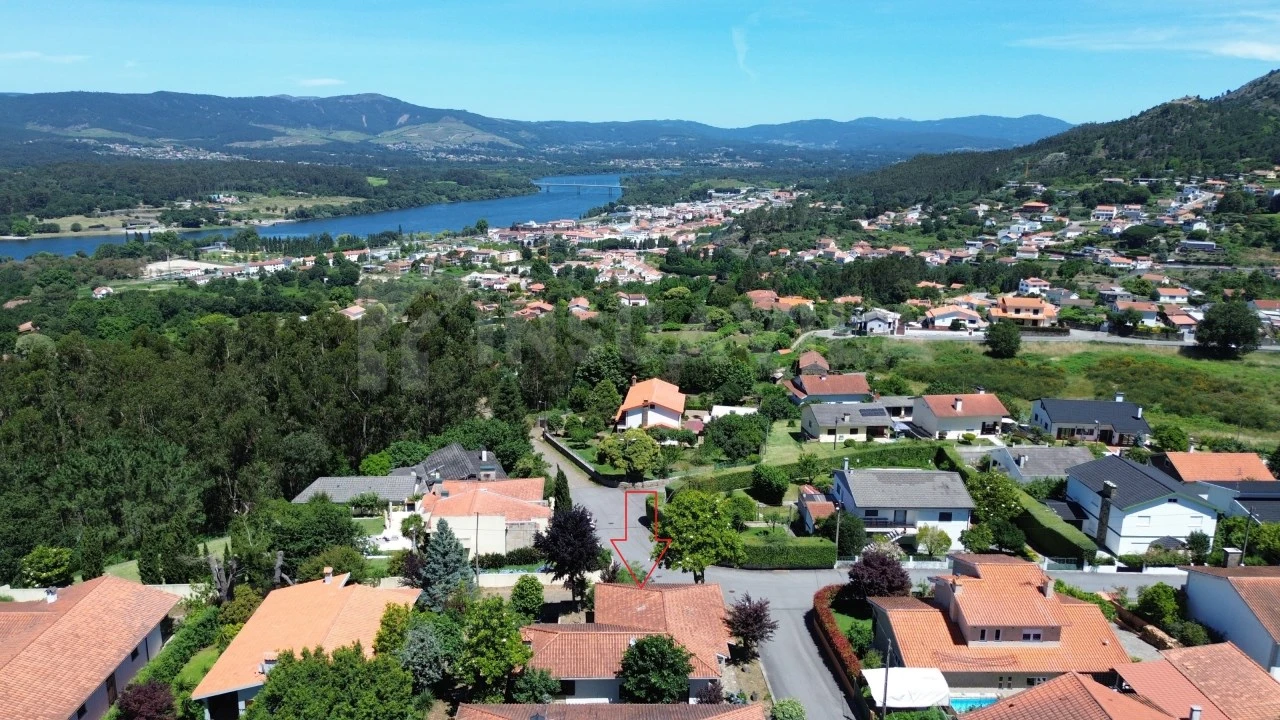 Moradia T3 para Venda em Loivo Foto 37