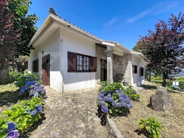 Moradia T3 para Venda em Loivo