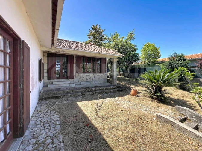 Moradia T3 para Venda em Loivo Foto 11