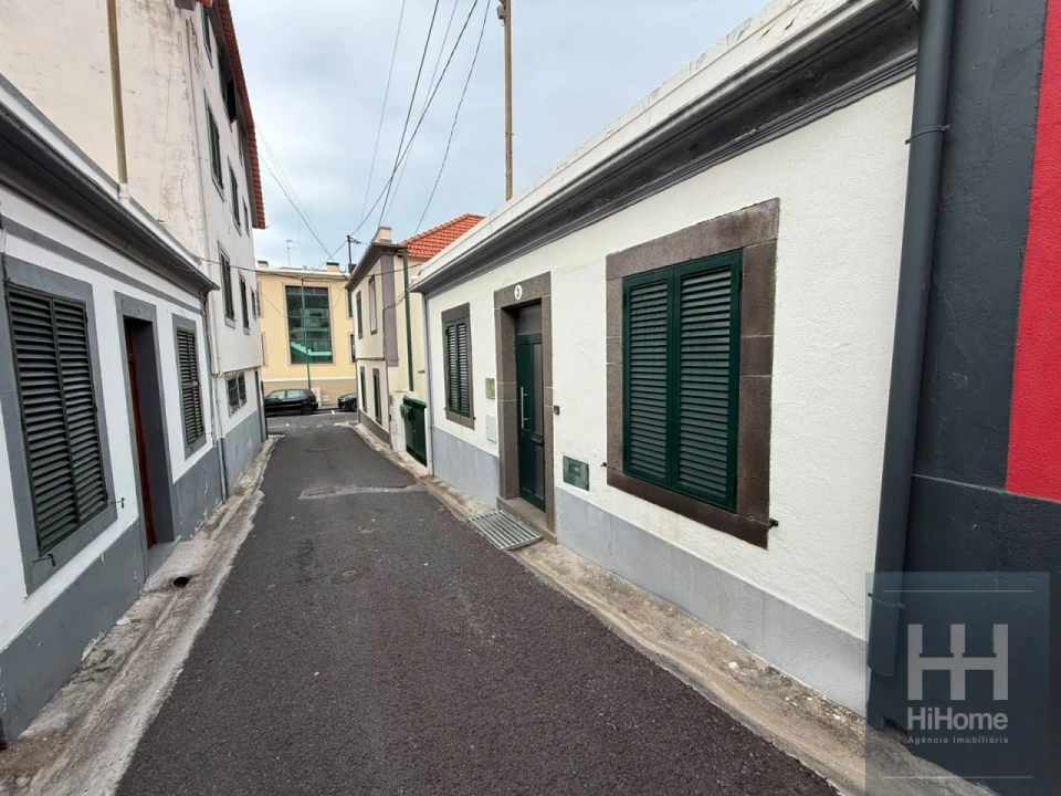 Moradia T3 para Venda em Funchal (Santa Maria Maior) Foto 2