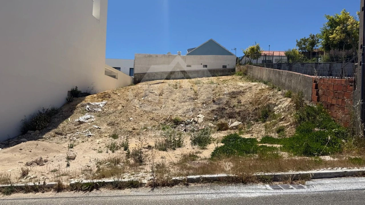 Terreno para Venda em Vialonga Foto 1