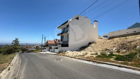 Terreno para Venda em Vialonga