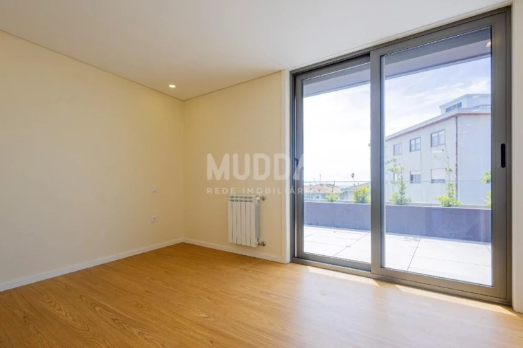 Apartamento T3 para Venda em Espinho Foto 23