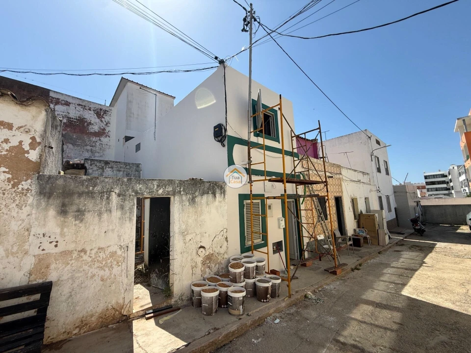 Moradia T2 para Venda em Quelfes Foto 4