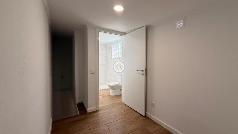 Moradia T2 para Venda em Quelfes
