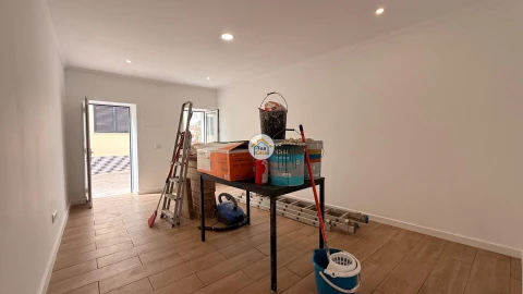 Moradia T2 para Venda em Quelfes